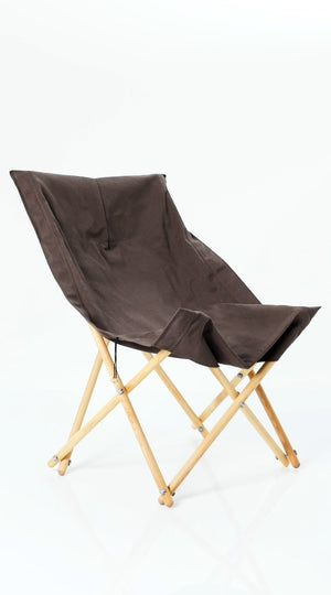 Löffler's promotional video showcasing the Isolo folding lounge chair