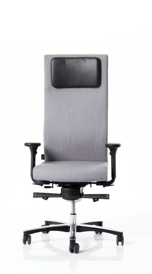 Löffler's promotional video showcasing the Lezgo 7K office chair