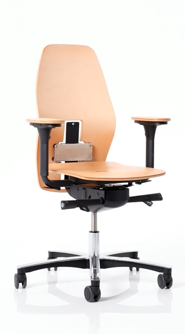 Löffler's promotional video showcasing the Nishikawa office chair